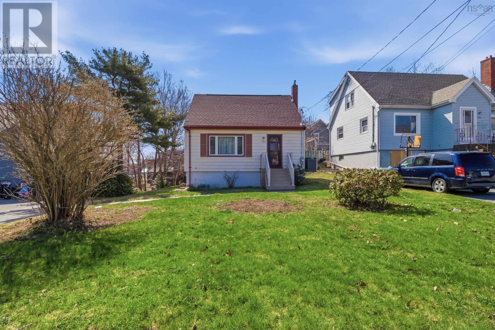 104 Melrose Avenue, Halifax, Nova Scotia B3N2E4