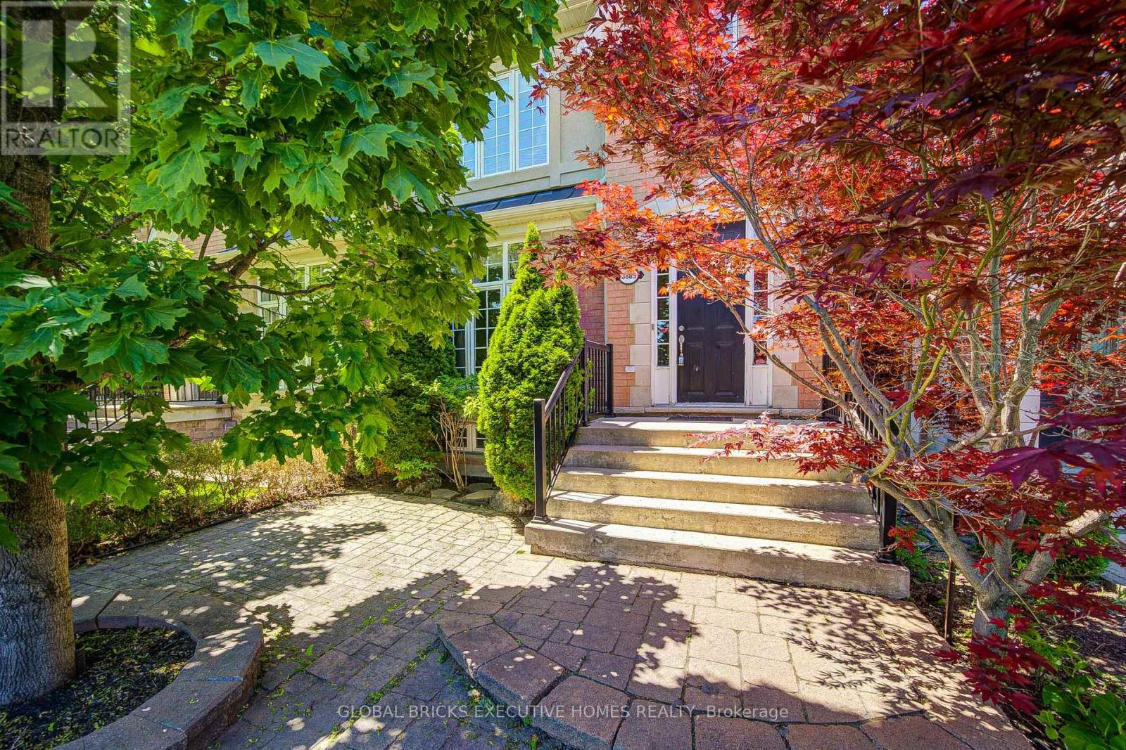 Row / Townhouse for Sale in 3885 EGLINTON AVENUE|Mississauga (Churchill Meadows), Ontario L5M7Z7 2
