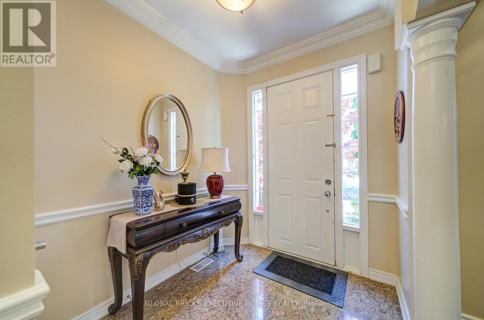Row / Townhouse for Sale in 3885 EGLINTON AVENUE|Mississauga (Churchill Meadows), Ontario L5M7Z7 4