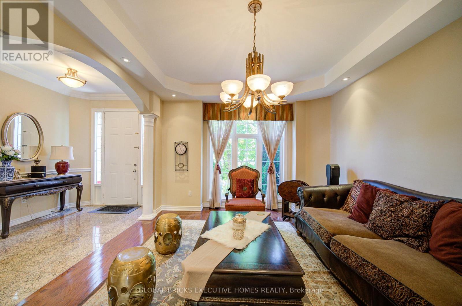 Row / Townhouse for Sale in 3885 EGLINTON AVENUE|Mississauga (Churchill Meadows), Ontario L5M7Z7 5