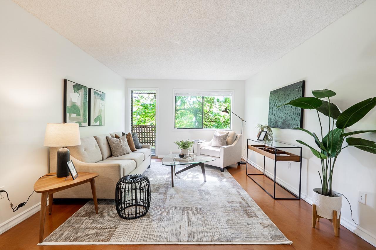 306 10680 151A STREET, Surrey, British Columbia V3R8T4