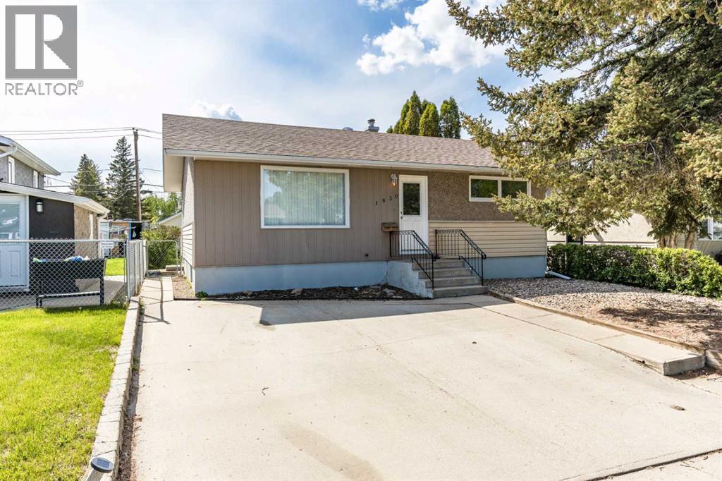 1930 16 Avenue SE, Medicine Hat, Alberta T1A3T3