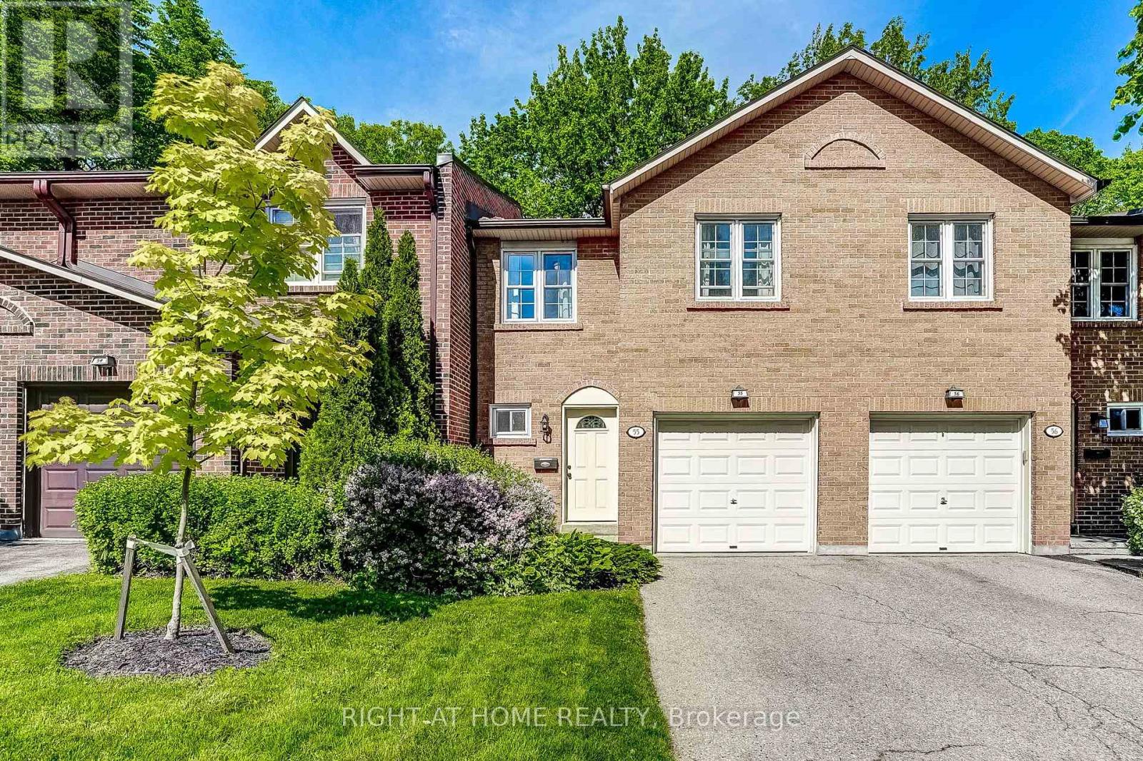 Row / Townhouse for Sale in 55 - 2120 RATHBURN ROAD E|Mississauga (Rathwood), Ontario L4W2S8