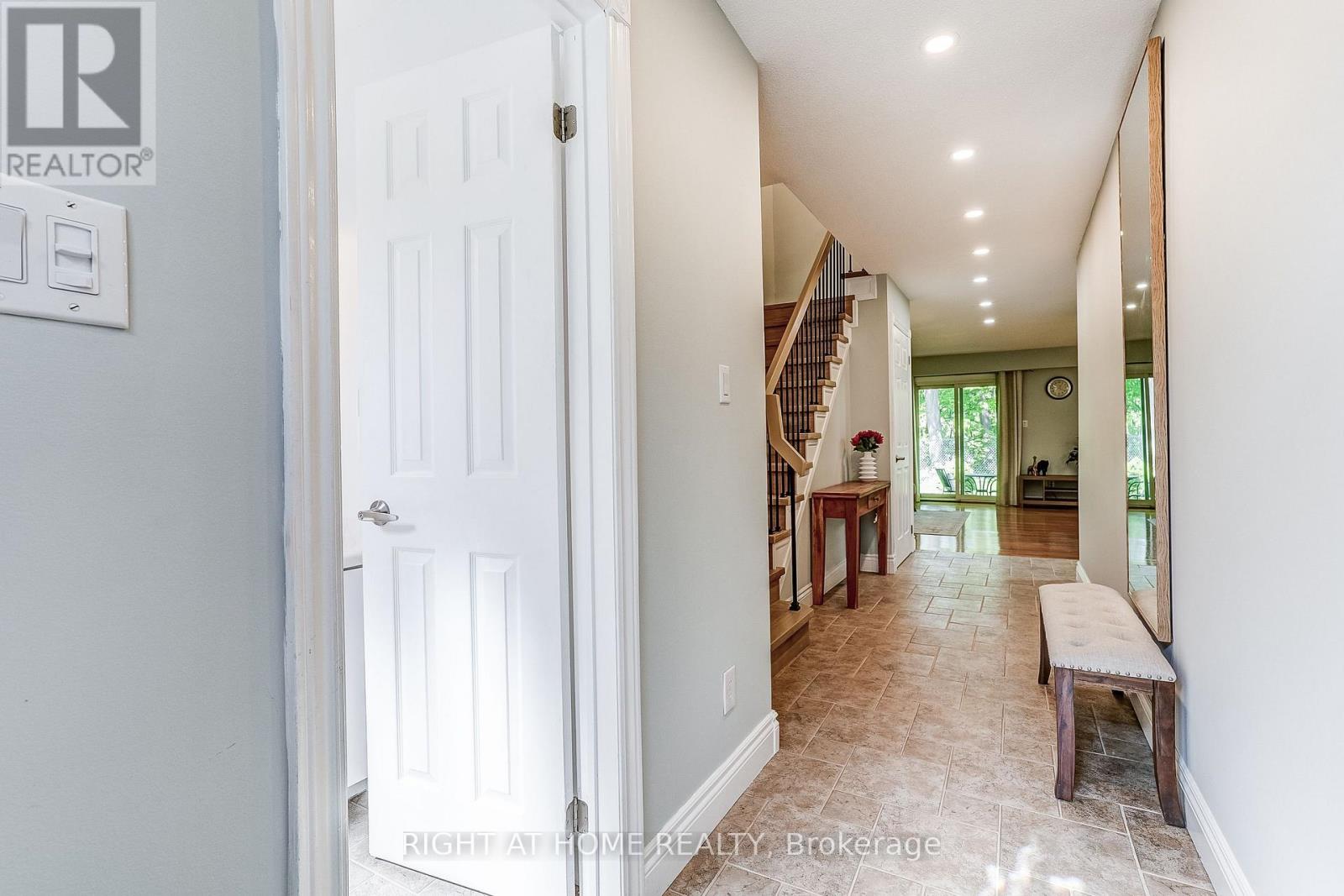 Row / Townhouse for Sale in 55 - 2120 RATHBURN ROAD E|Mississauga (Rathwood), Ontario L4W2S8 2