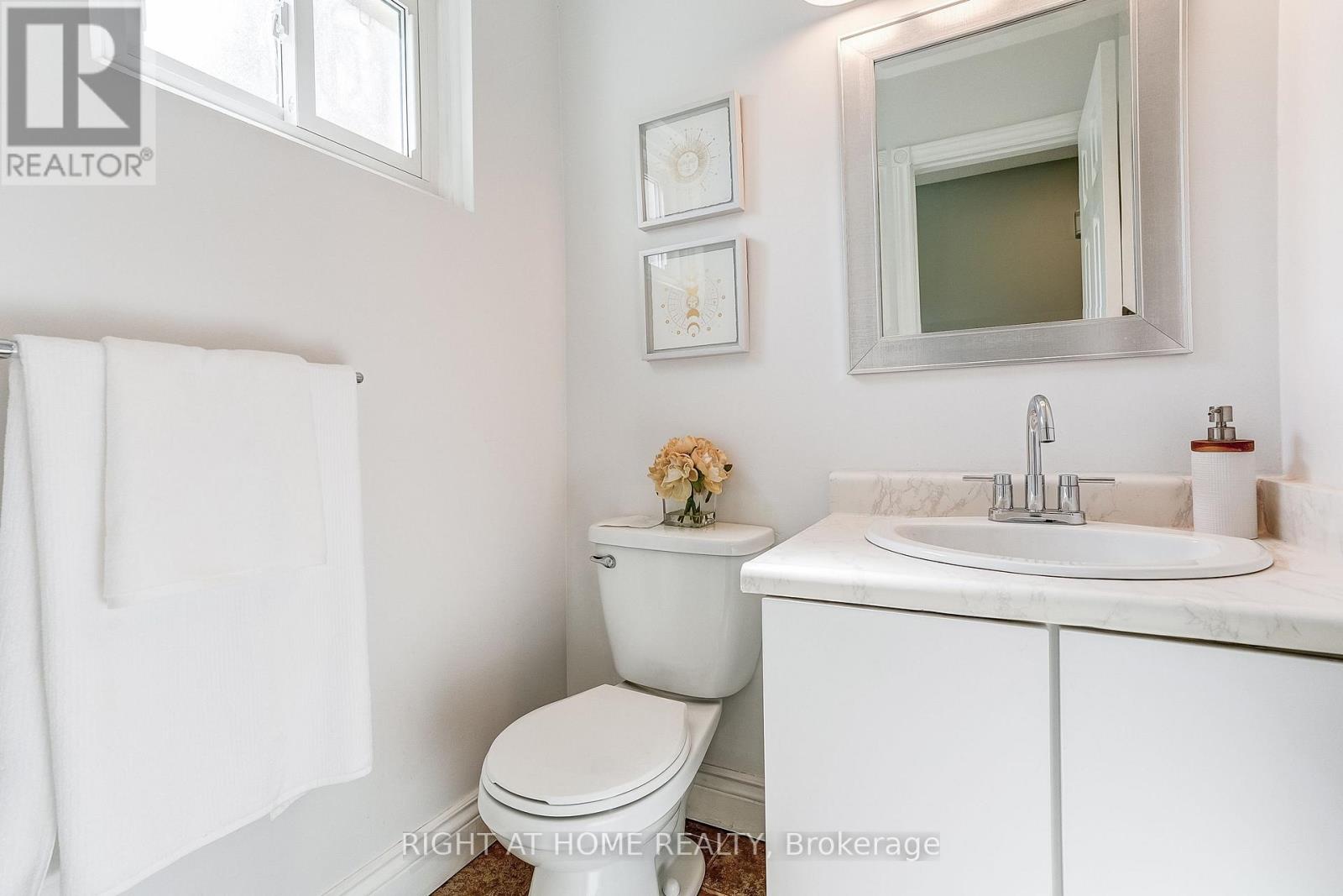 Row / Townhouse for Sale in 55 - 2120 RATHBURN ROAD E|Mississauga (Rathwood), Ontario L4W2S8 3