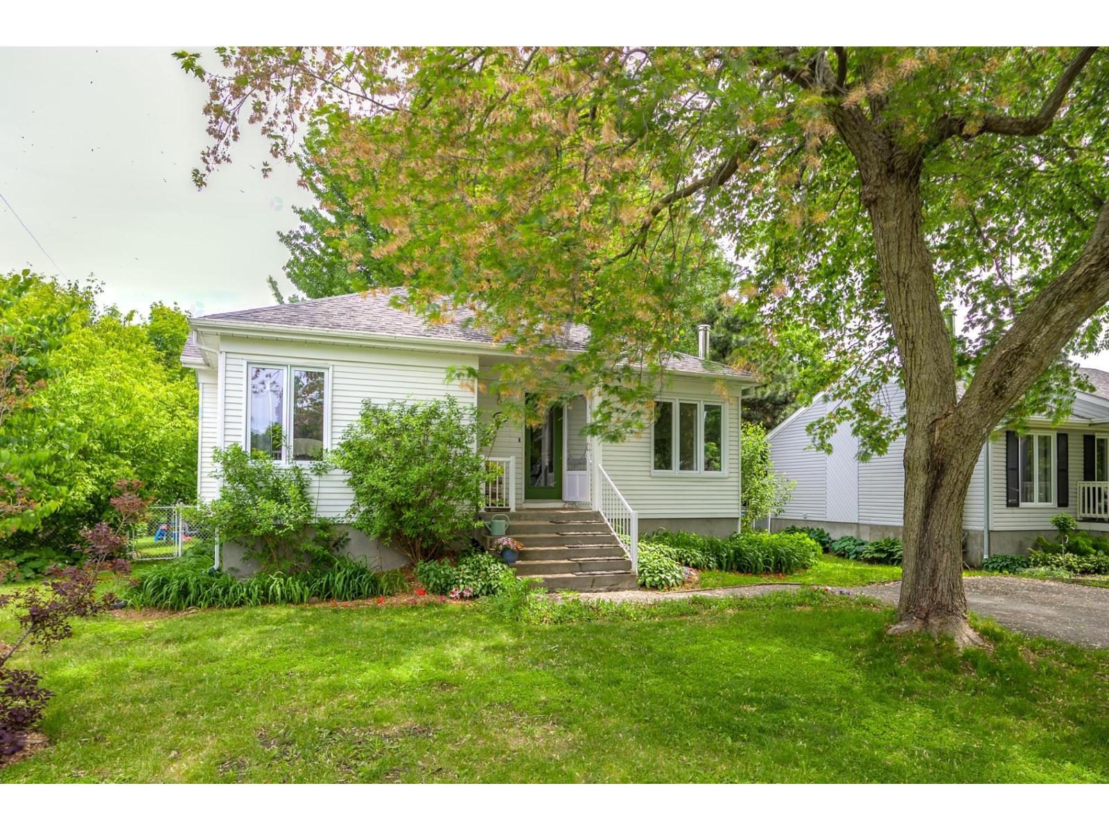 1728 Rue des Capucines, Saint-Lazare, Quebec J7T2N9