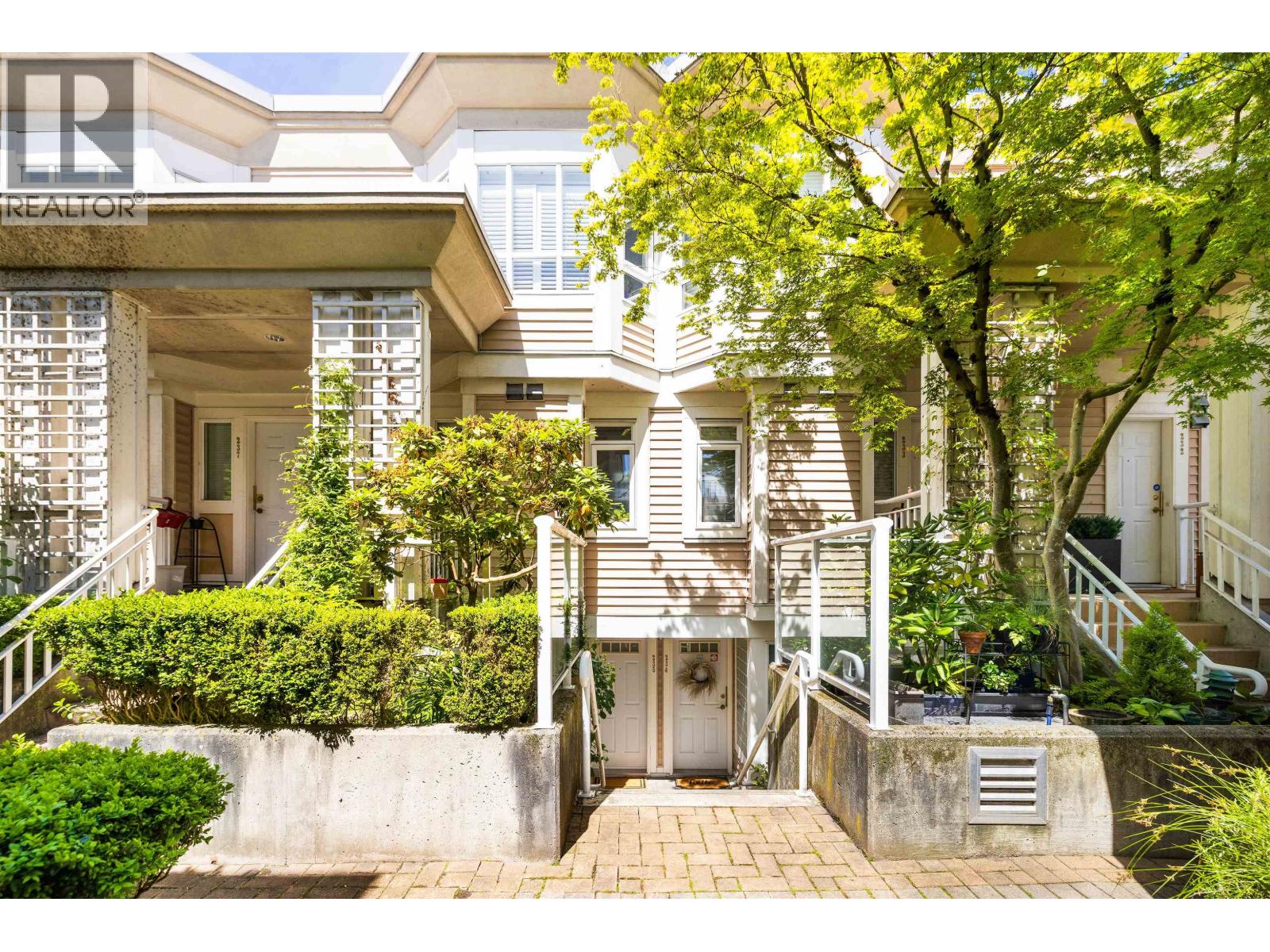 235 2565 W BROADWAY|Vancouver, British Columbia V6K2E9
