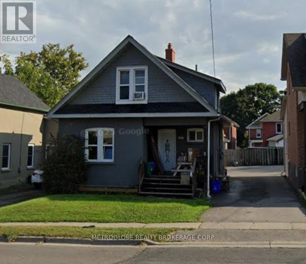117 ADELAIDE AVENUE E