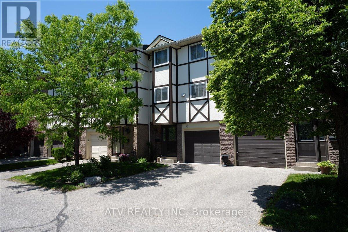 Row / Townhouse for Sale in 21 - 1485 GULLEDEN DRIVE|Mississauga (Applewood), Ontario L4X2T2