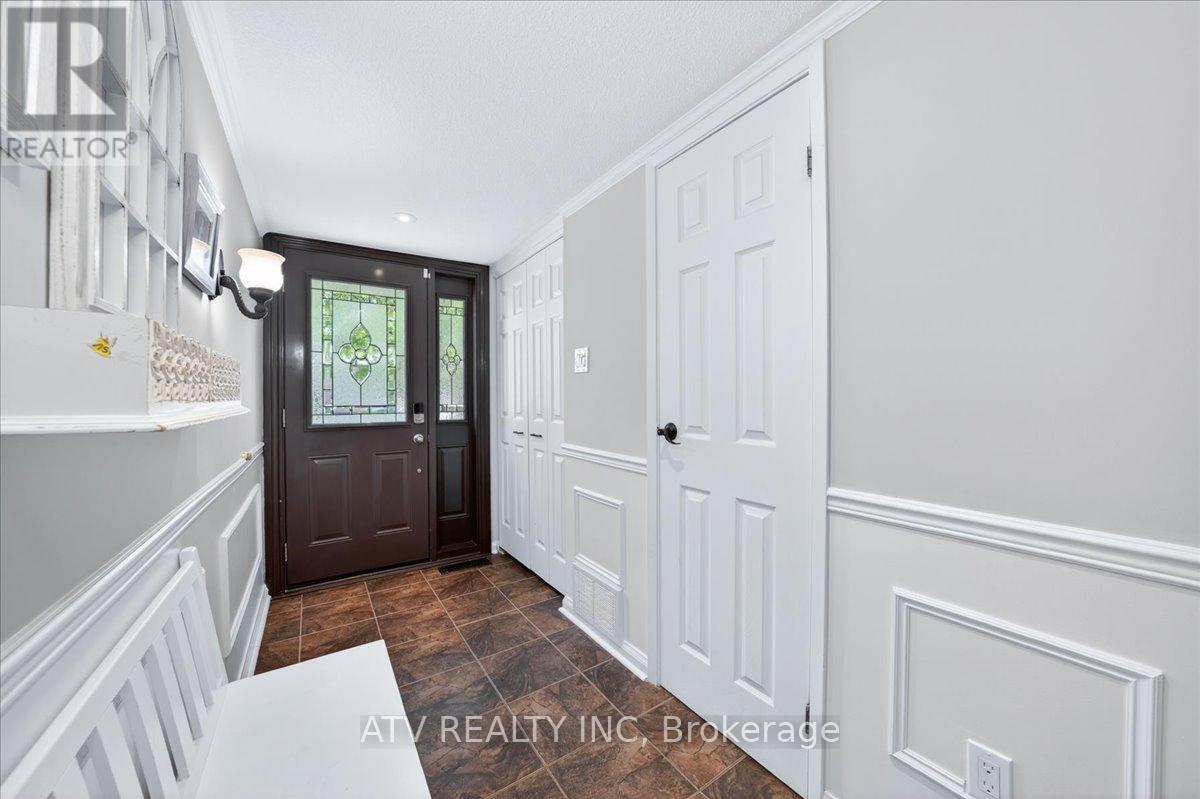 Row / Townhouse for Sale in 21 - 1485 GULLEDEN DRIVE|Mississauga (Applewood), Ontario L4X2T2 3