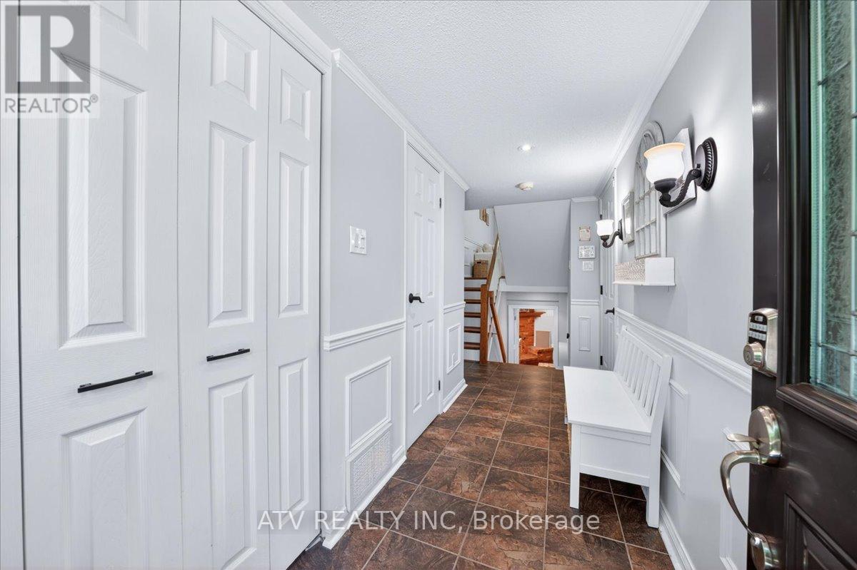 Row / Townhouse for Sale in 21 - 1485 GULLEDEN DRIVE|Mississauga (Applewood), Ontario L4X2T2 5