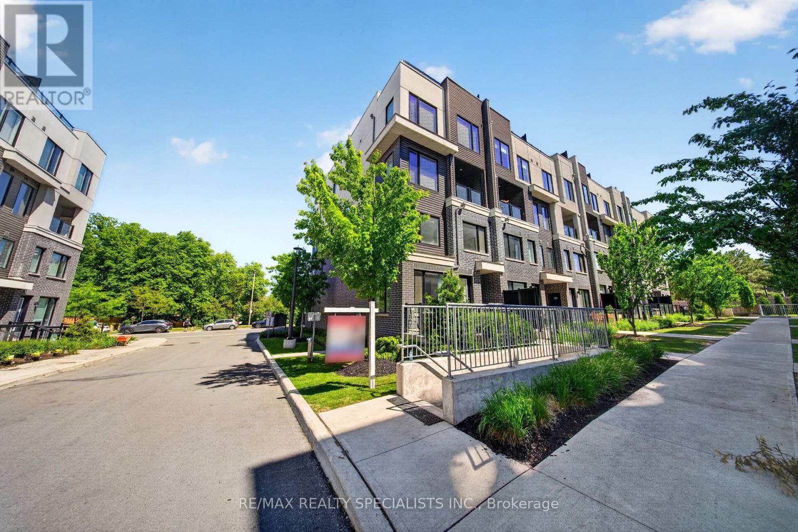 Row / Townhouse for Sale in 28 - 3472 WIDDICOMBE WAY|Mississauga (Erin Mills), Ontario L5L0B8 3