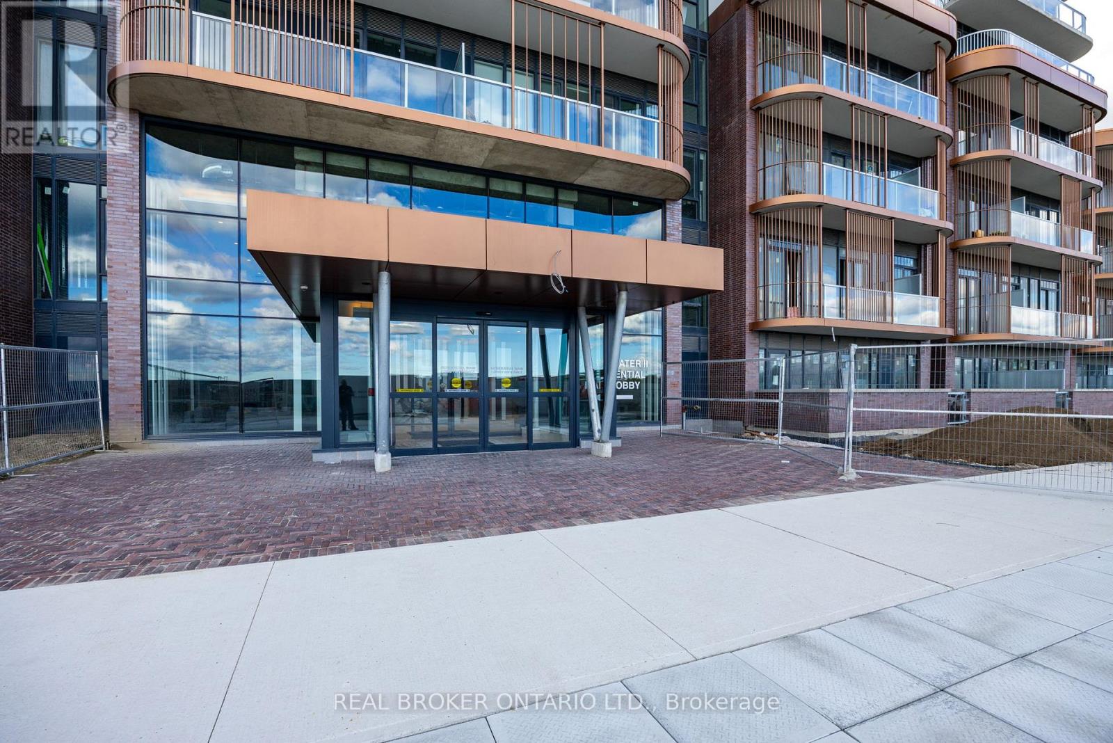 1117 - 220 MISSINNIHE WAY, Mississauga (Port Credit), Ontario L5H0A9