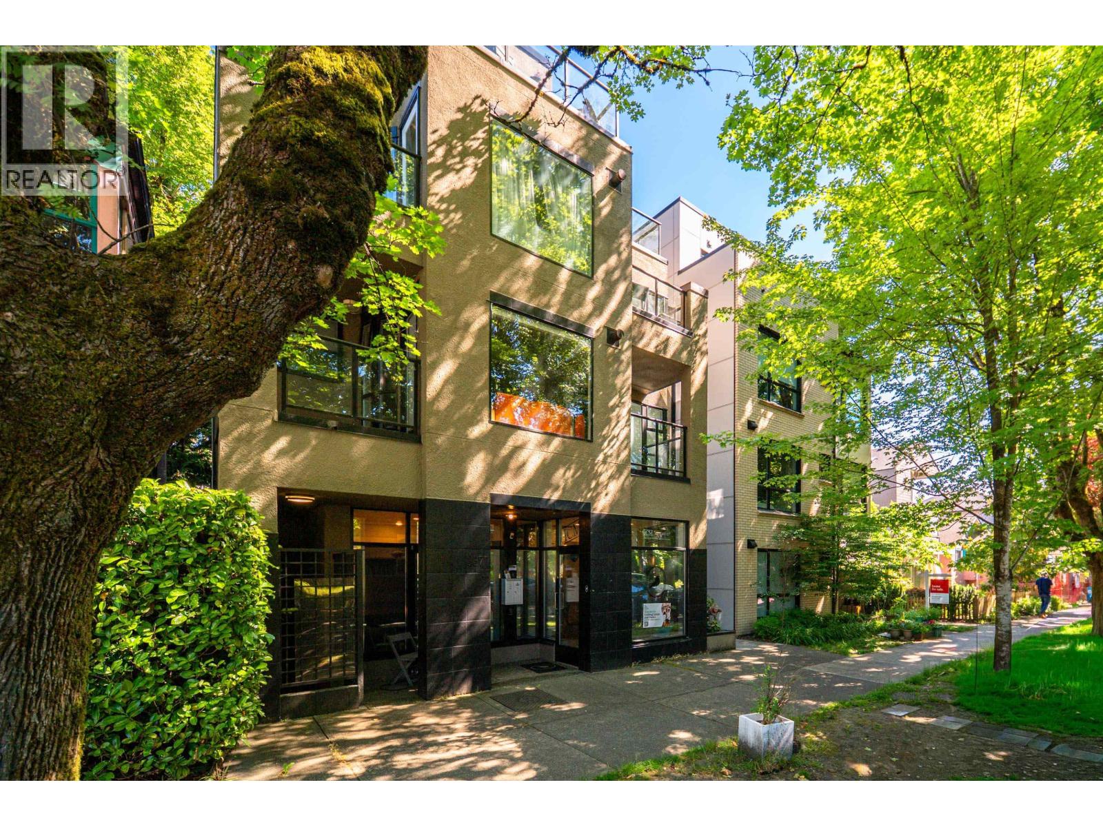 202 3673 W 11TH AVENUE|Vancouver, British Columbia V6R2K4