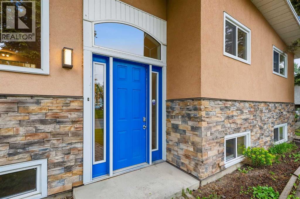 House for Sale in 803 Millar Road NE|Calgary, Alberta T2E5Z6 3