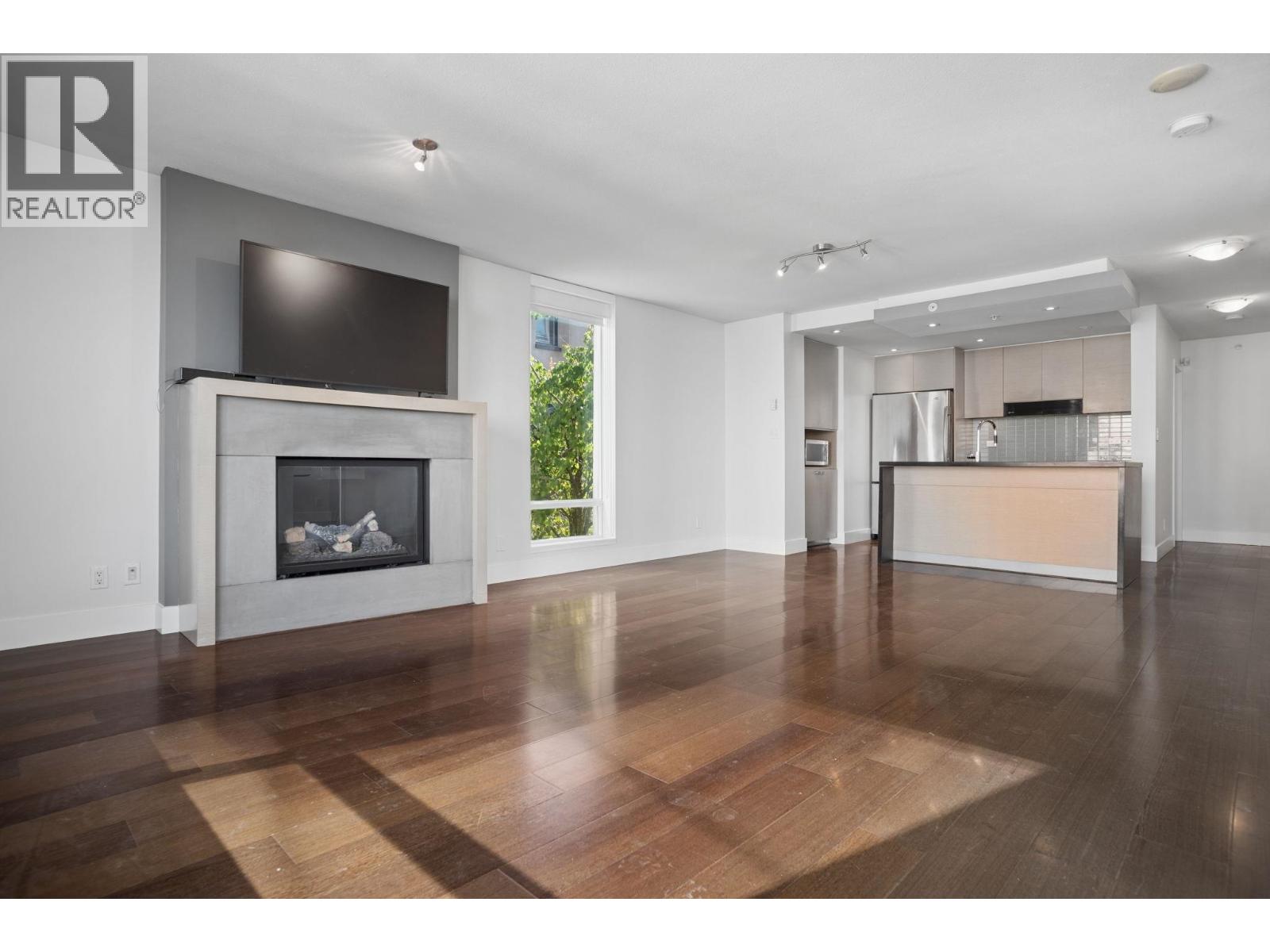 403 1530 W 8TH AVENUE|Vancouver, British Columbia V6J5M6