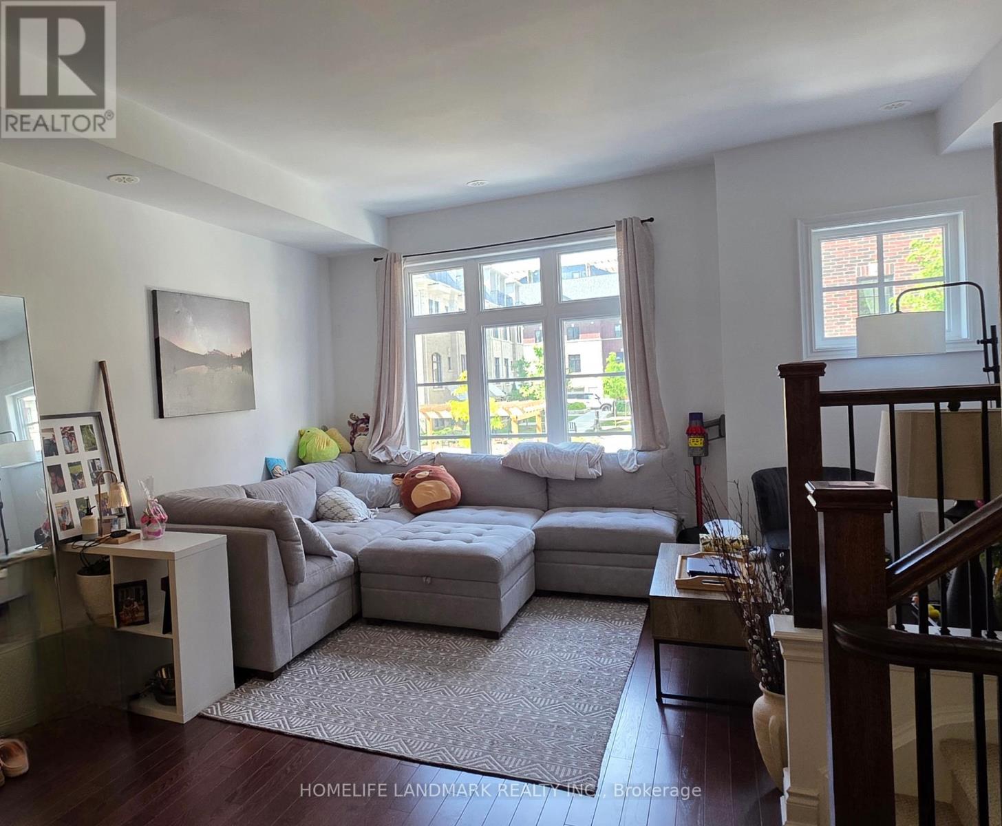 Row / Townhouse for Sale in 101 - 21 WASDALE ROAD|Mississauga (Streetsville), Ontario L5M2R2 5