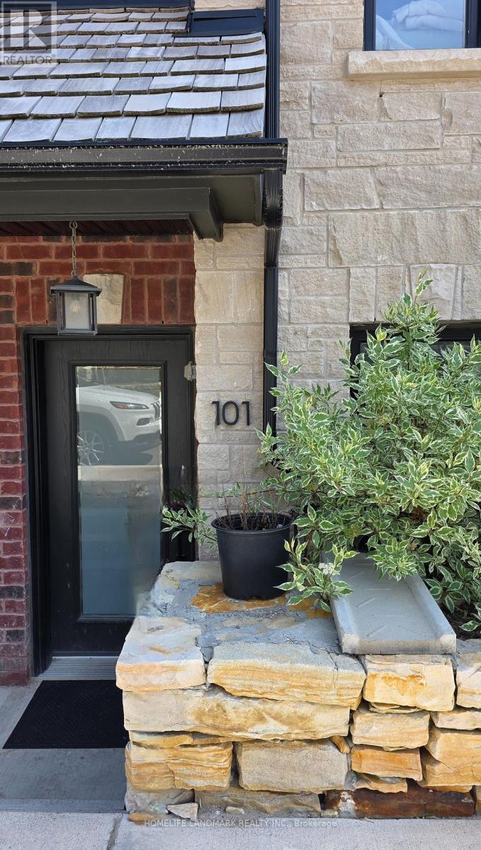 Row / Townhouse for Sale in 101 - 21 WASDALE ROAD|Mississauga (Streetsville), Ontario L5M2R2 2