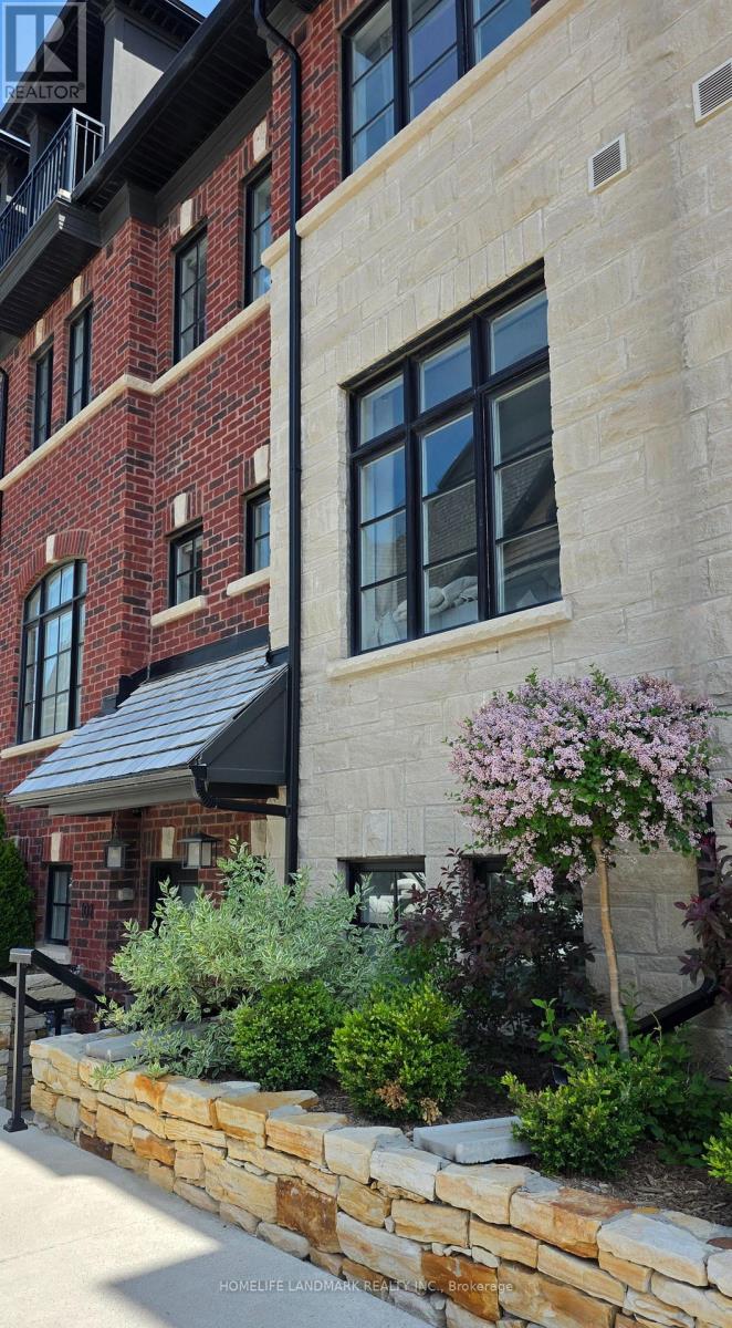 Row / Townhouse for Sale in 101 - 21 WASDALE ROAD|Mississauga (Streetsville), Ontario L5M2R2 4