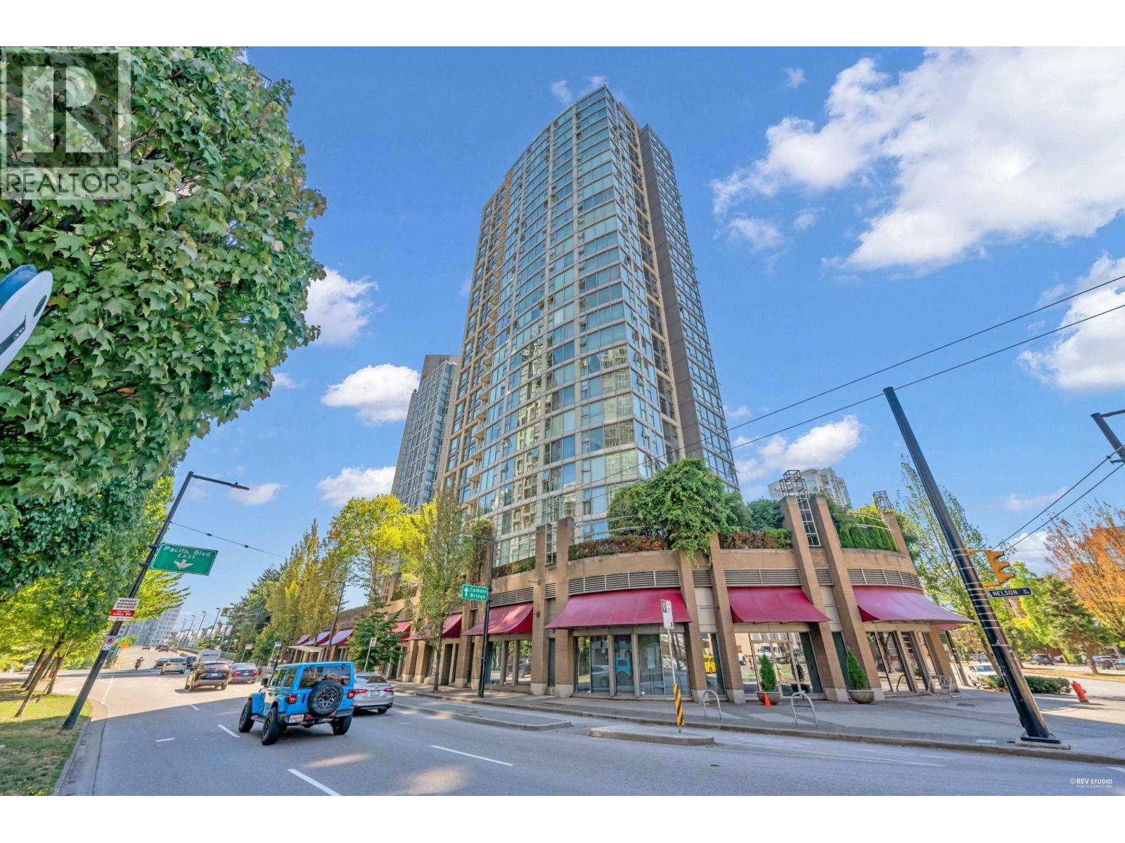 2901 1008 CAMBIE STREET|Vancouver, British Columbia V6B6J7