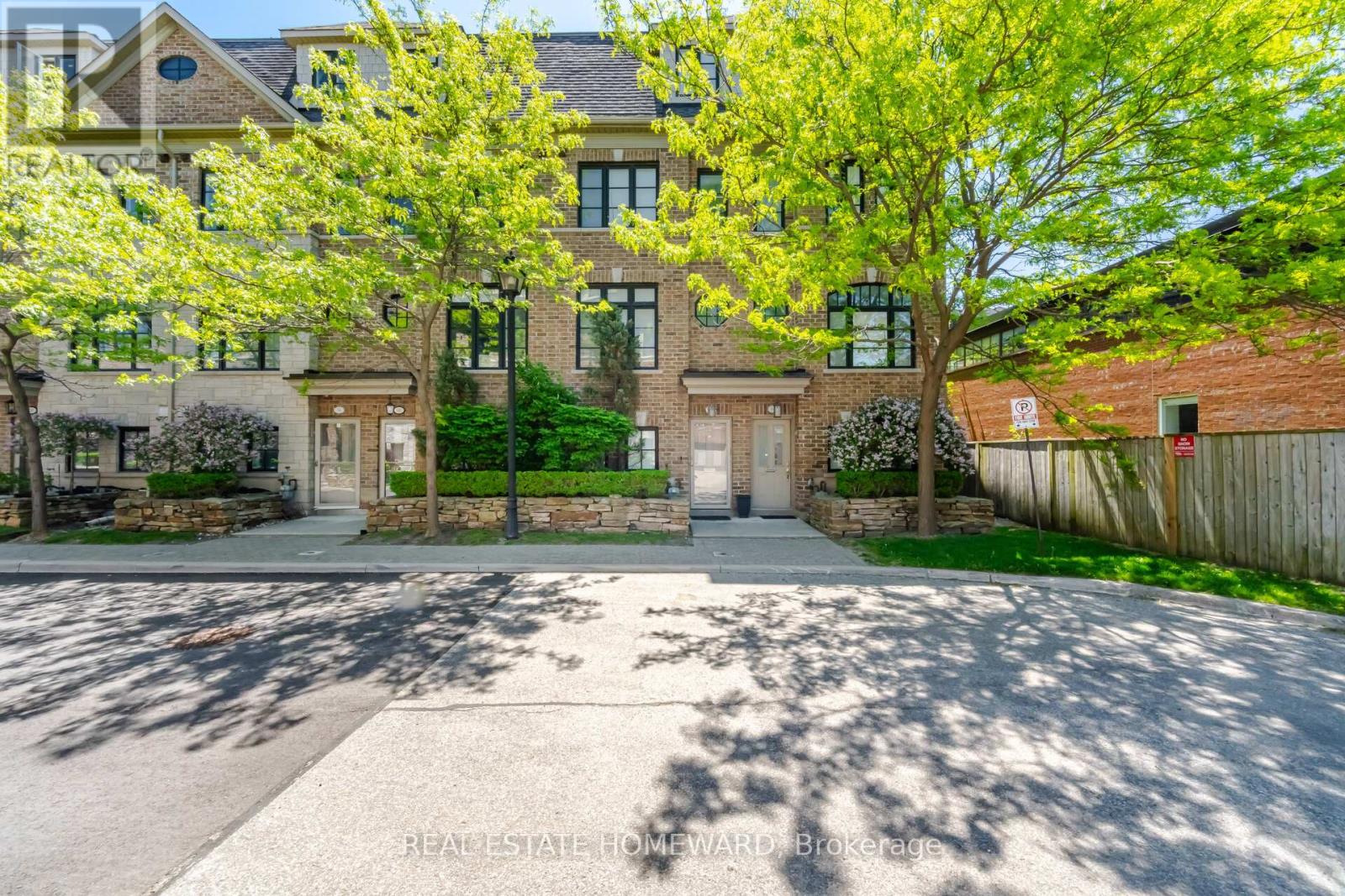 Row / Townhouse for Sale in 62 CORMIER HEIGHTS|Toronto (Mimico), Ontario M8Z0B5