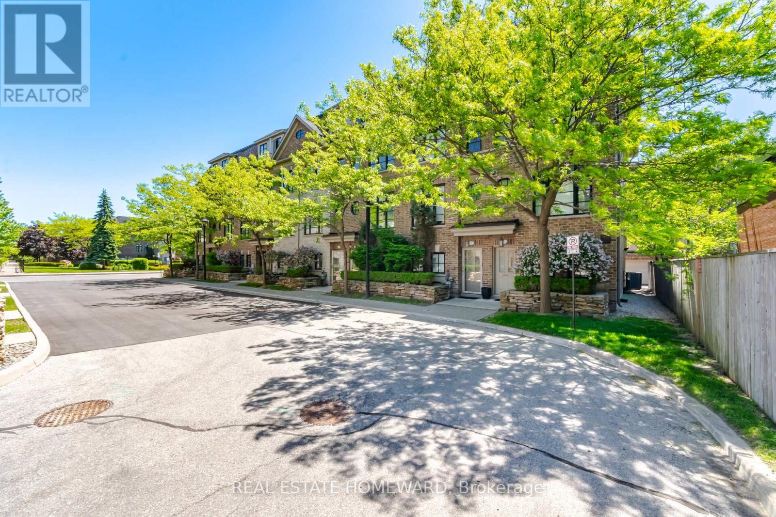 Row / Townhouse for Sale in 62 CORMIER HEIGHTS|Toronto (Mimico), Ontario M8Z0B5 2