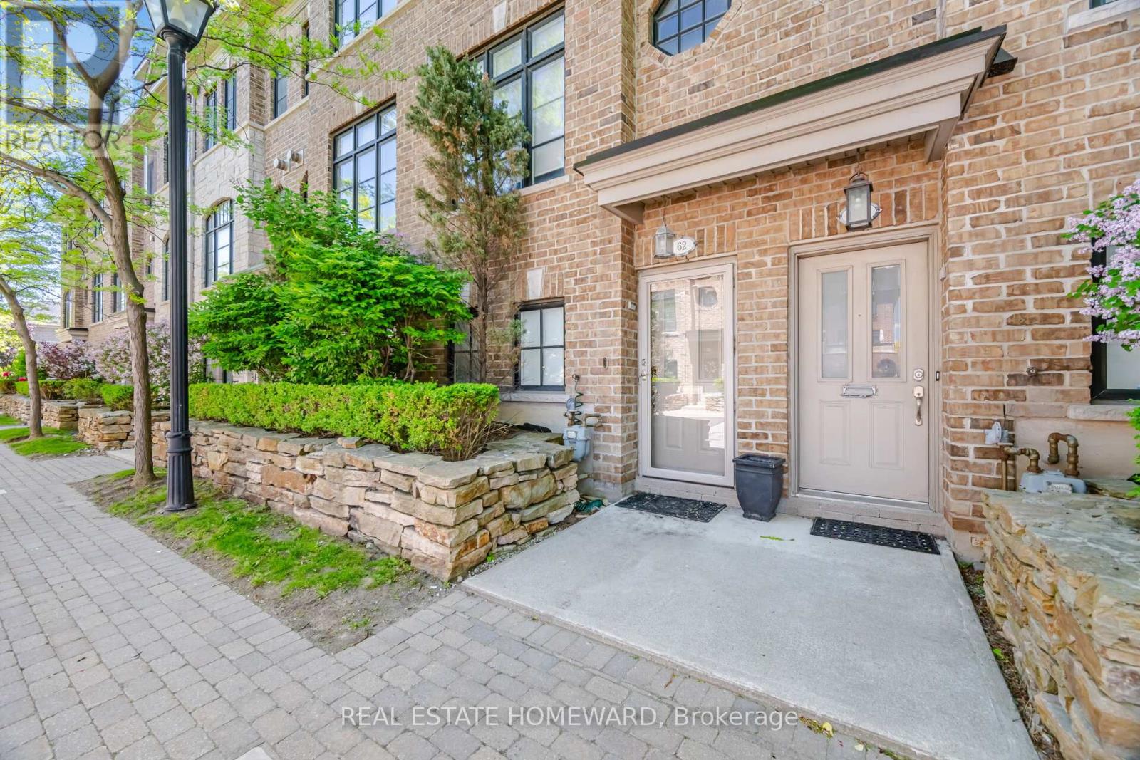 Row / Townhouse for Sale in 62 CORMIER HEIGHTS|Toronto (Mimico), Ontario M8Z0B5 3