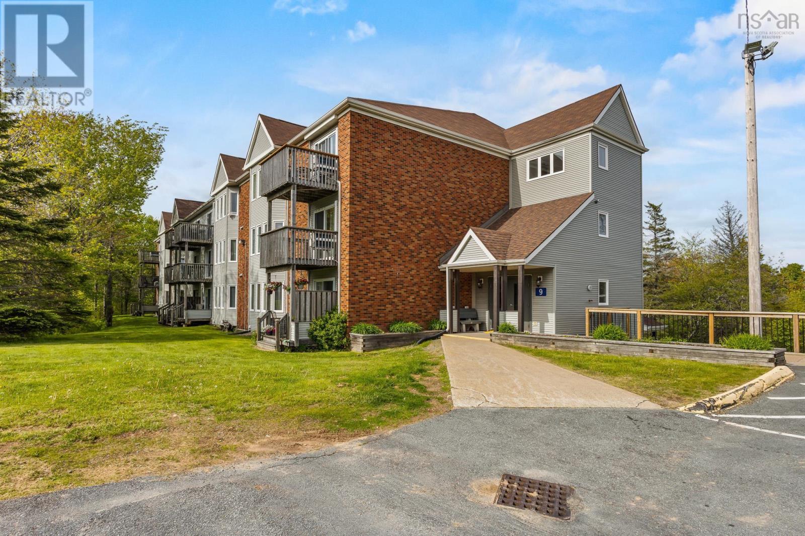 351 9 Forest Hills Parkway, Cole Harbour, Nova Scotia B2V1E8