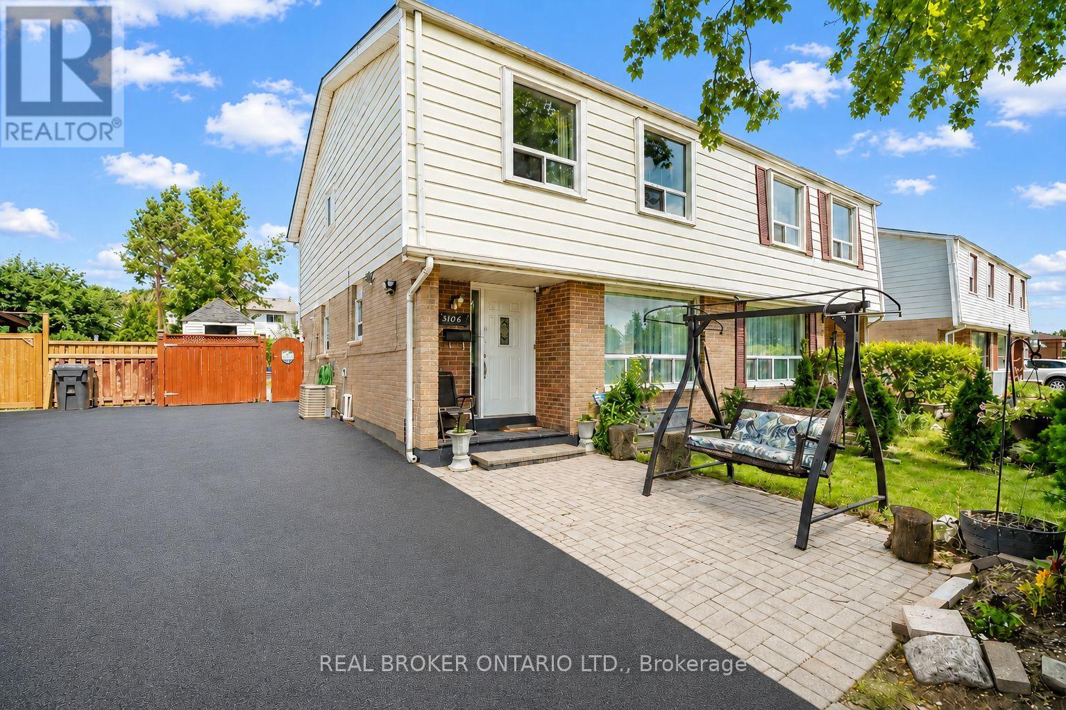 3106 REDBANK CRESCENT, Mississauga (Malton), Ontario L4T1V1