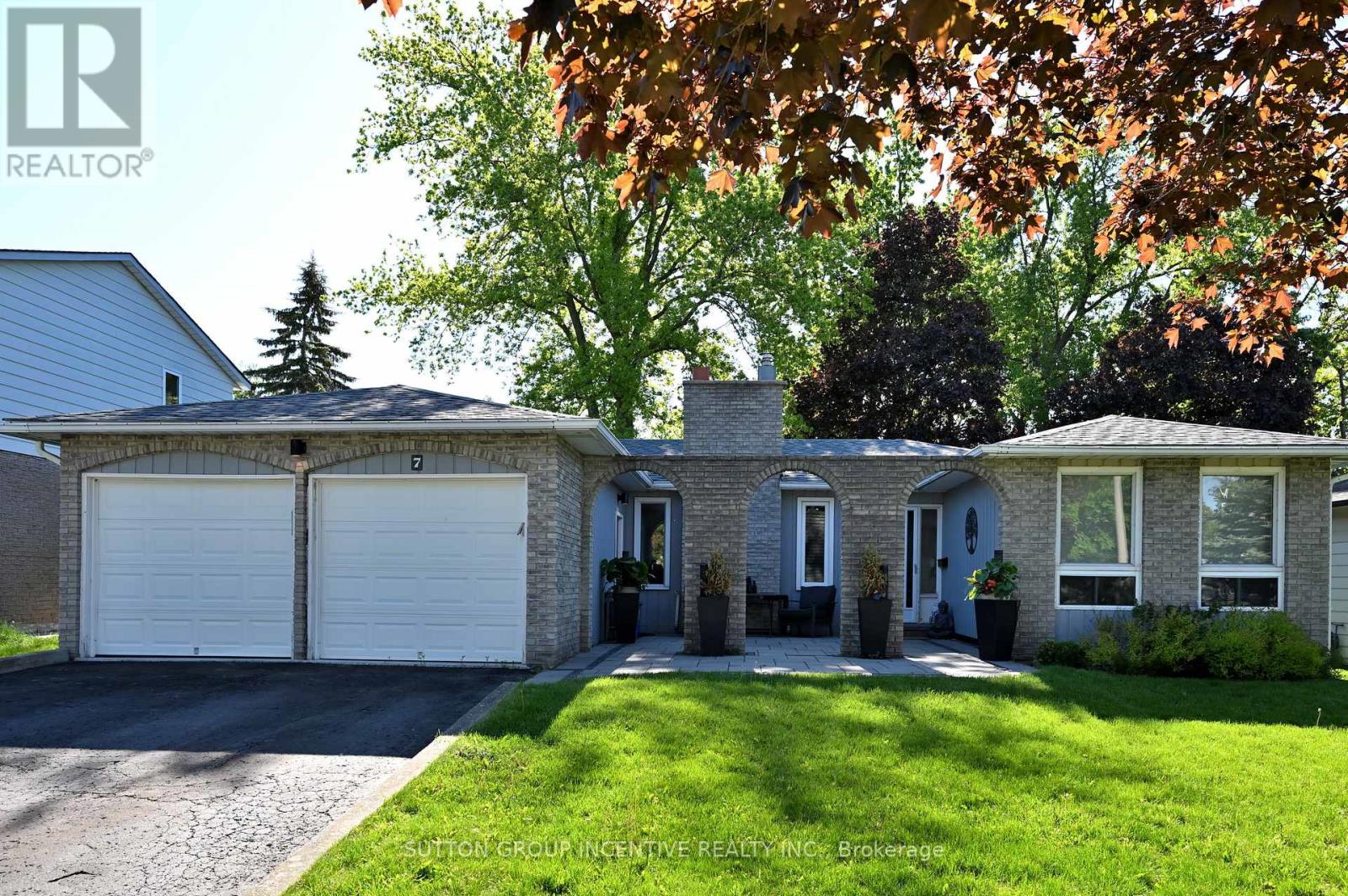 7 HURON STREET