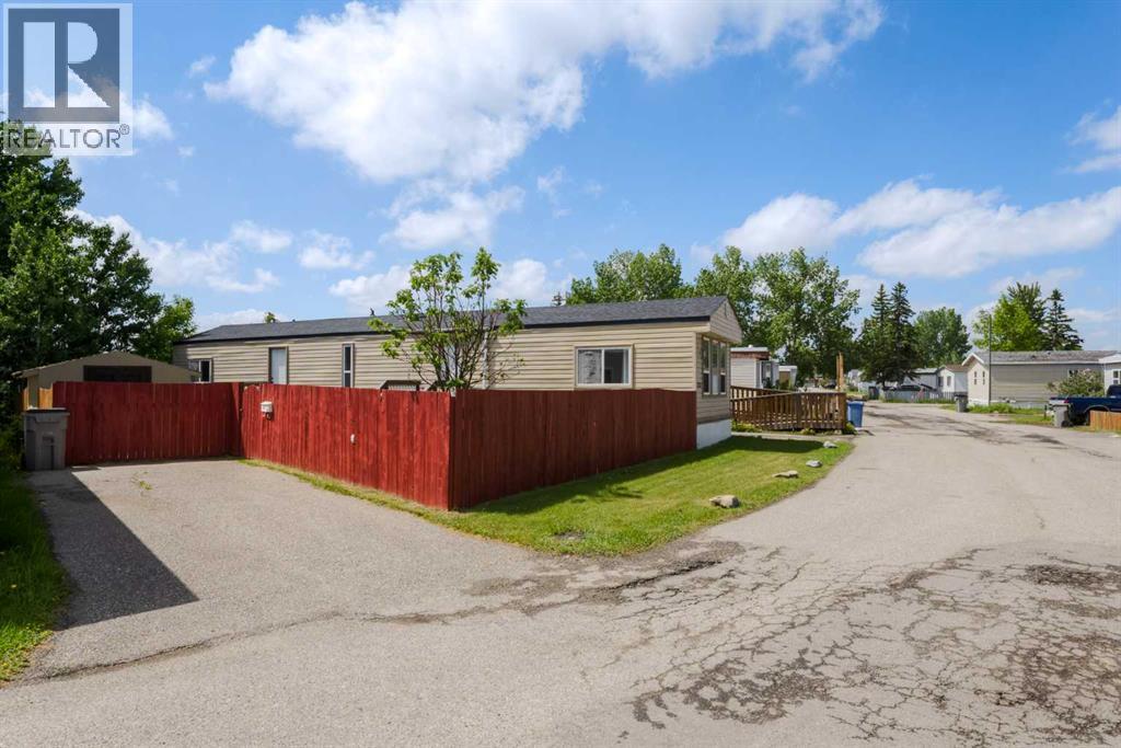 Mobile Home for Sale in 235, 6220 17 Avenue SE|Calgary, Alberta T2A0W6