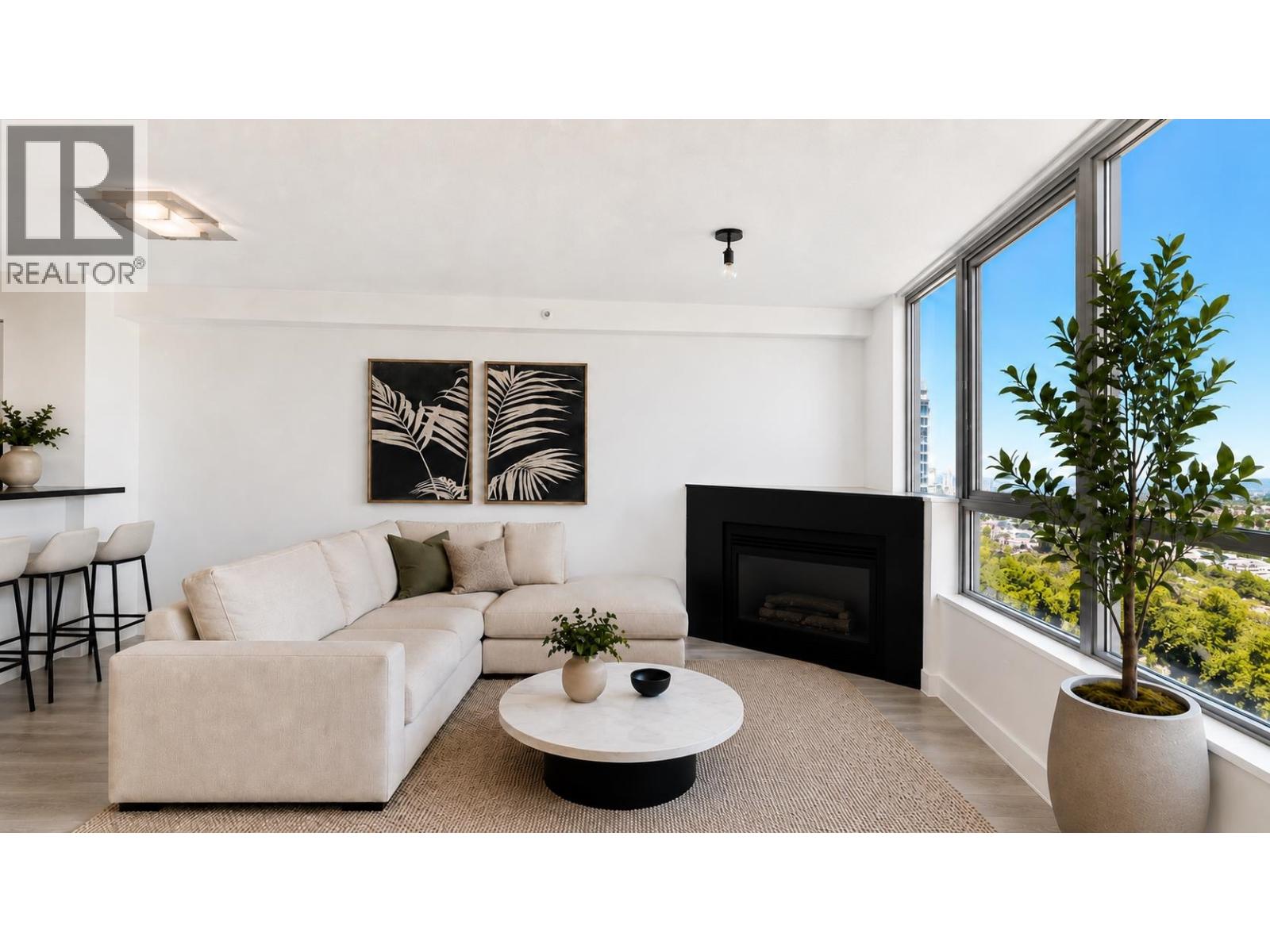 2009 63 KEEFER PLACE|Vancouver, British Columbia V6B6N6
