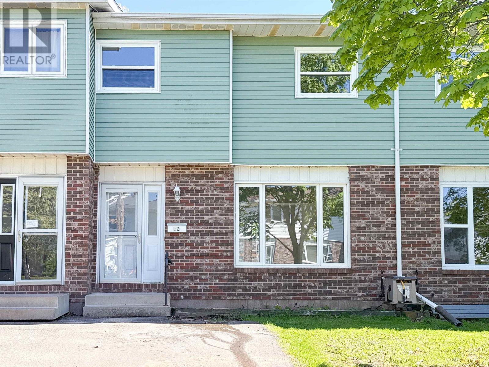 12 Dawson Court