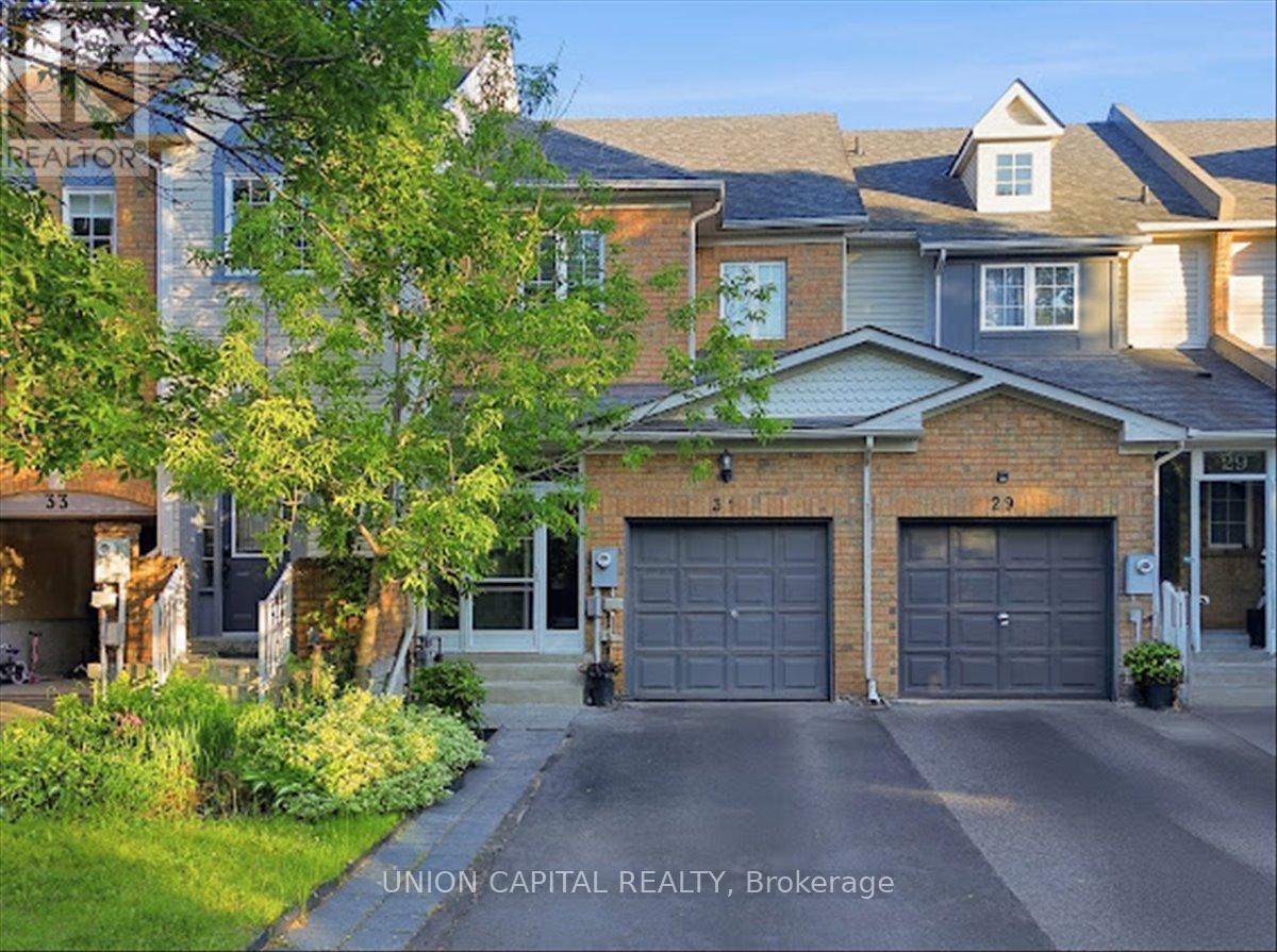 31 OCHALSKI ROAD, Aurora (Bayview Wellington), Ontario L4G7J3