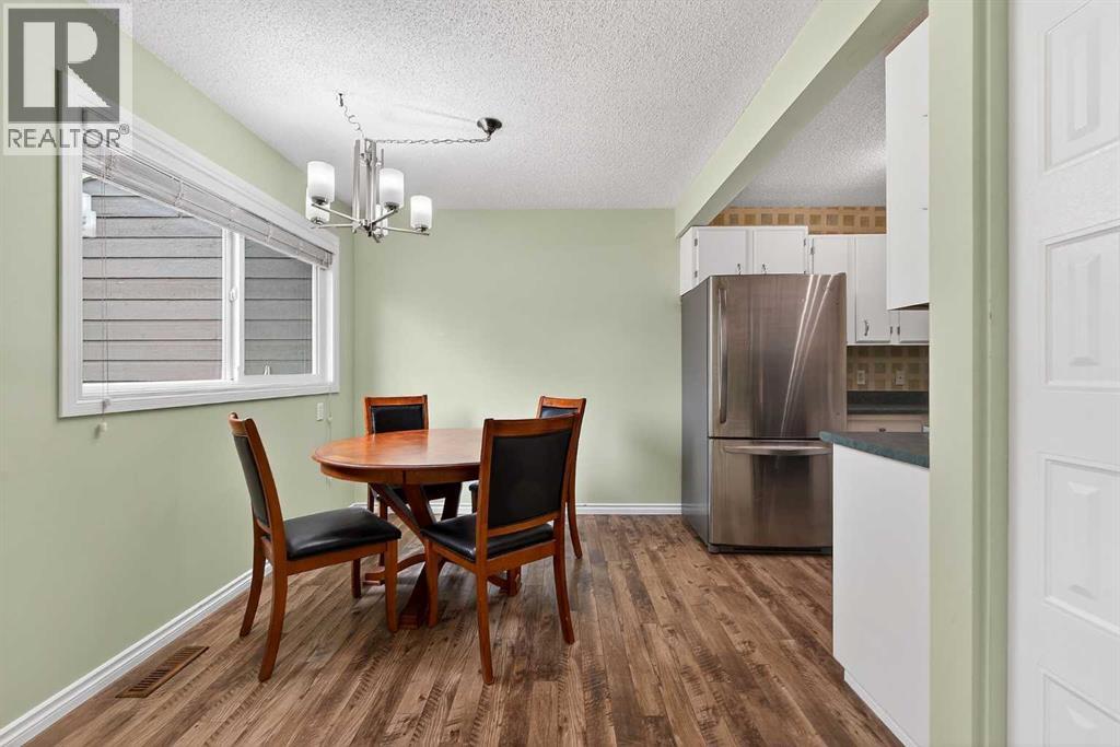 Row / Townhouse for Sale in 7, 14736 Deerfield Drive SE|Calgary, Alberta T2J5Y1 5