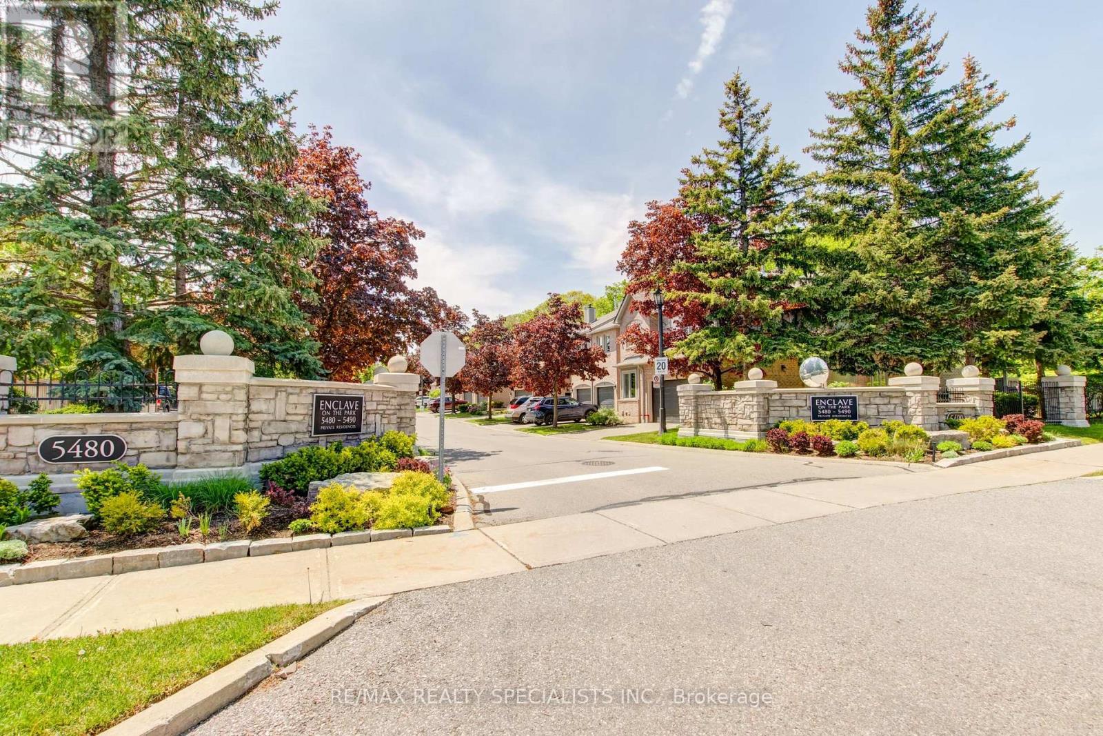 Row / Townhouse for Sale in 66 - 5480 GLEN ERIN DRIVE|Mississauga (Central Erin Mills), Ontario L5M5R3