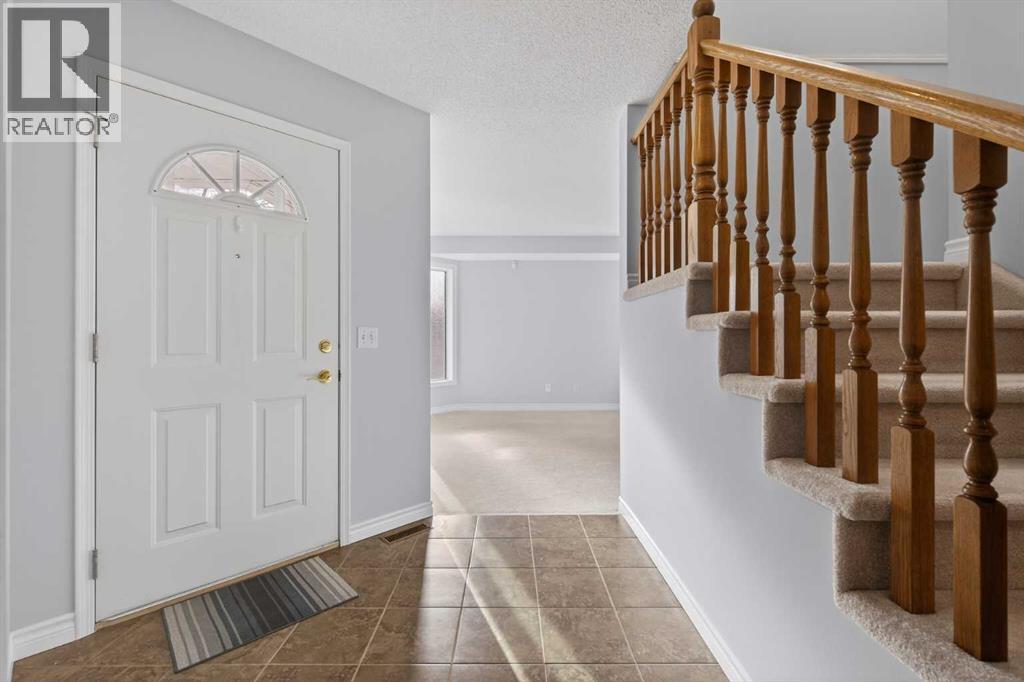 Duplex for Sale in 88 Scenic Gardens NW|Calgary, Alberta T3L1Y6 3