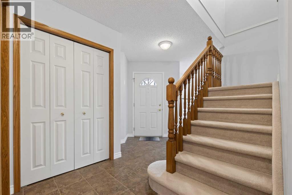 Duplex for Sale in 88 Scenic Gardens NW|Calgary, Alberta T3L1Y6 5