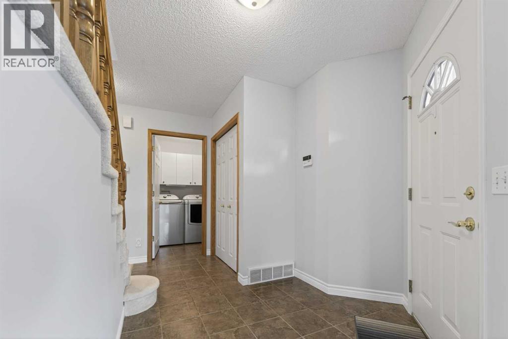 Duplex for Sale in 88 Scenic Gardens NW|Calgary, Alberta T3L1Y6 4