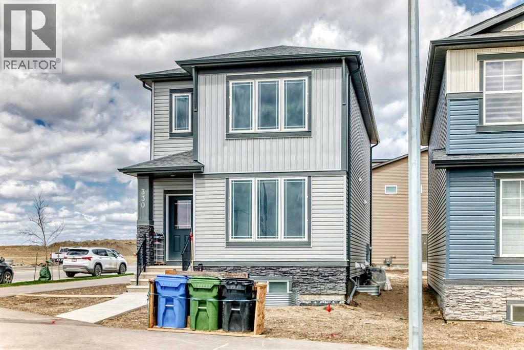 House for Sale in 330 Ambleton Drive NW|Calgary, Alberta T3P2B7 3