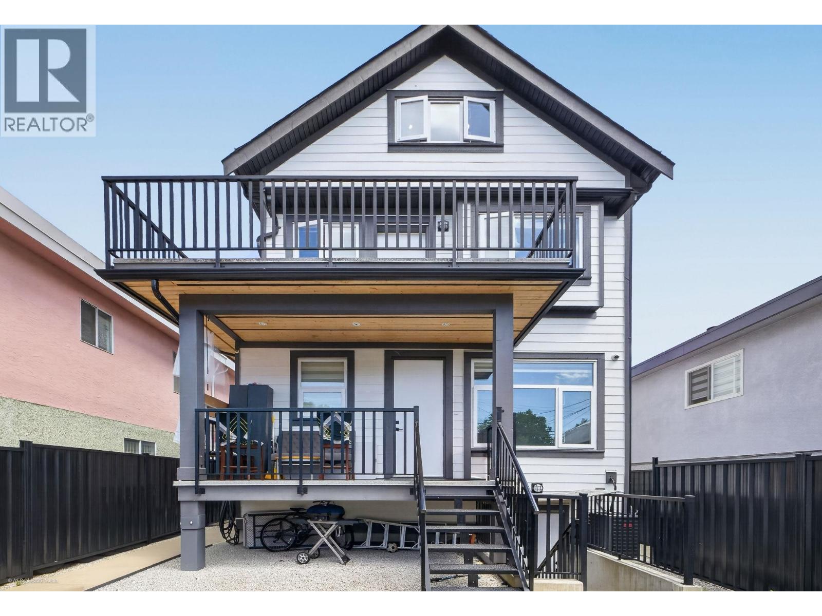 6749 KNIGHT STREET|Vancouver, British Columbia V5P2W4