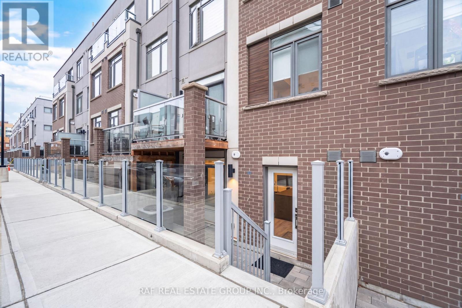 Row / Townhouse for Sale in 105 - 3058 SIXTH LINE|Oakville (GO Glenorchy), Ontario L6M1P8 3