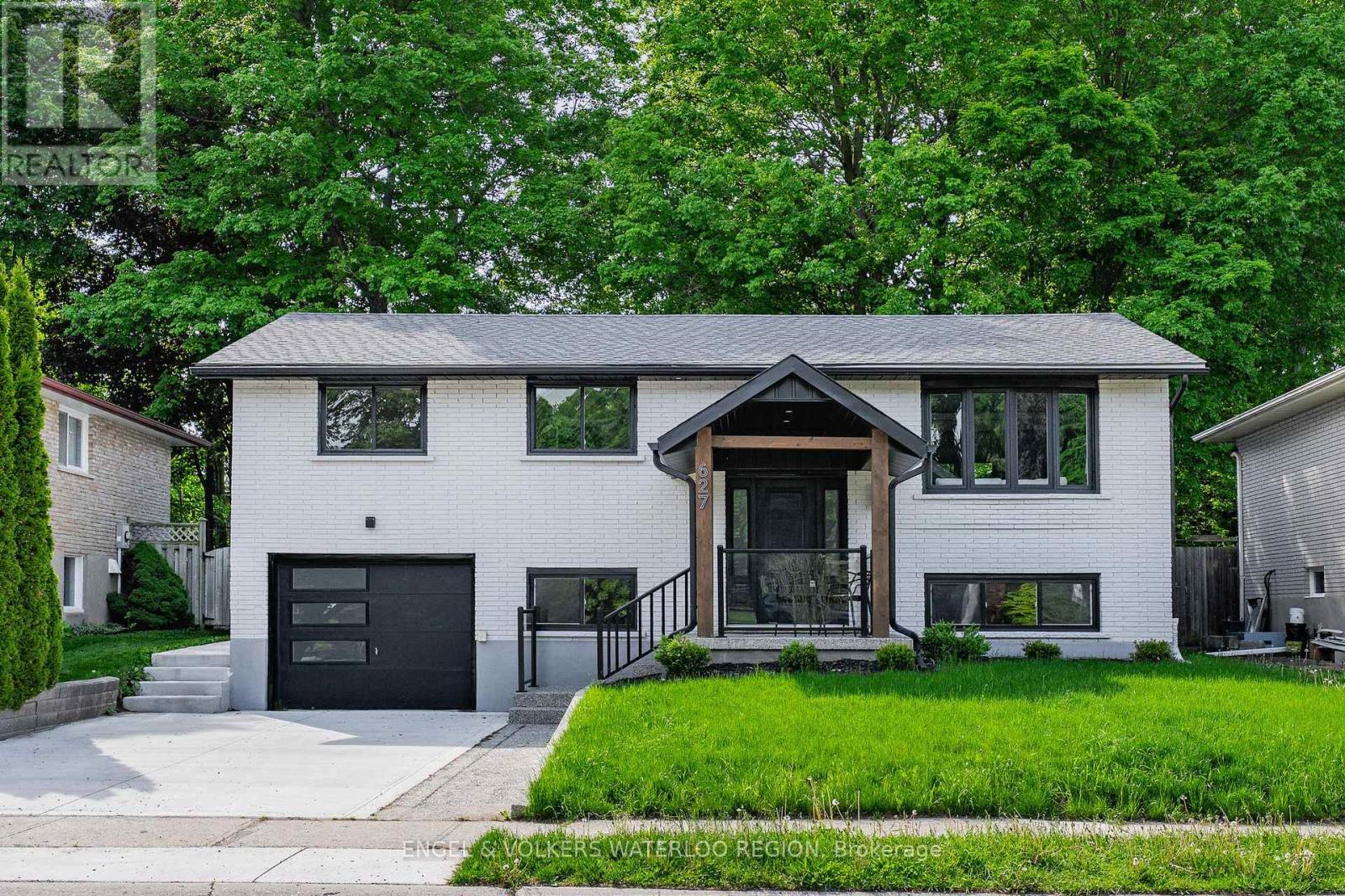 627 GLEN FORREST BOULEVARD, Waterloo, Ontario N2L4K1