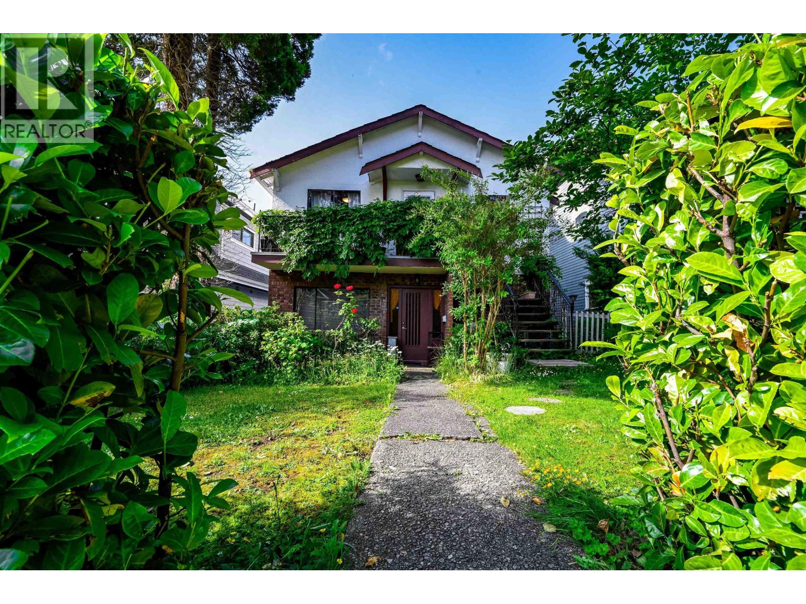 3439 DUNDAS STREET|Vancouver, British Columbia V5K1R9