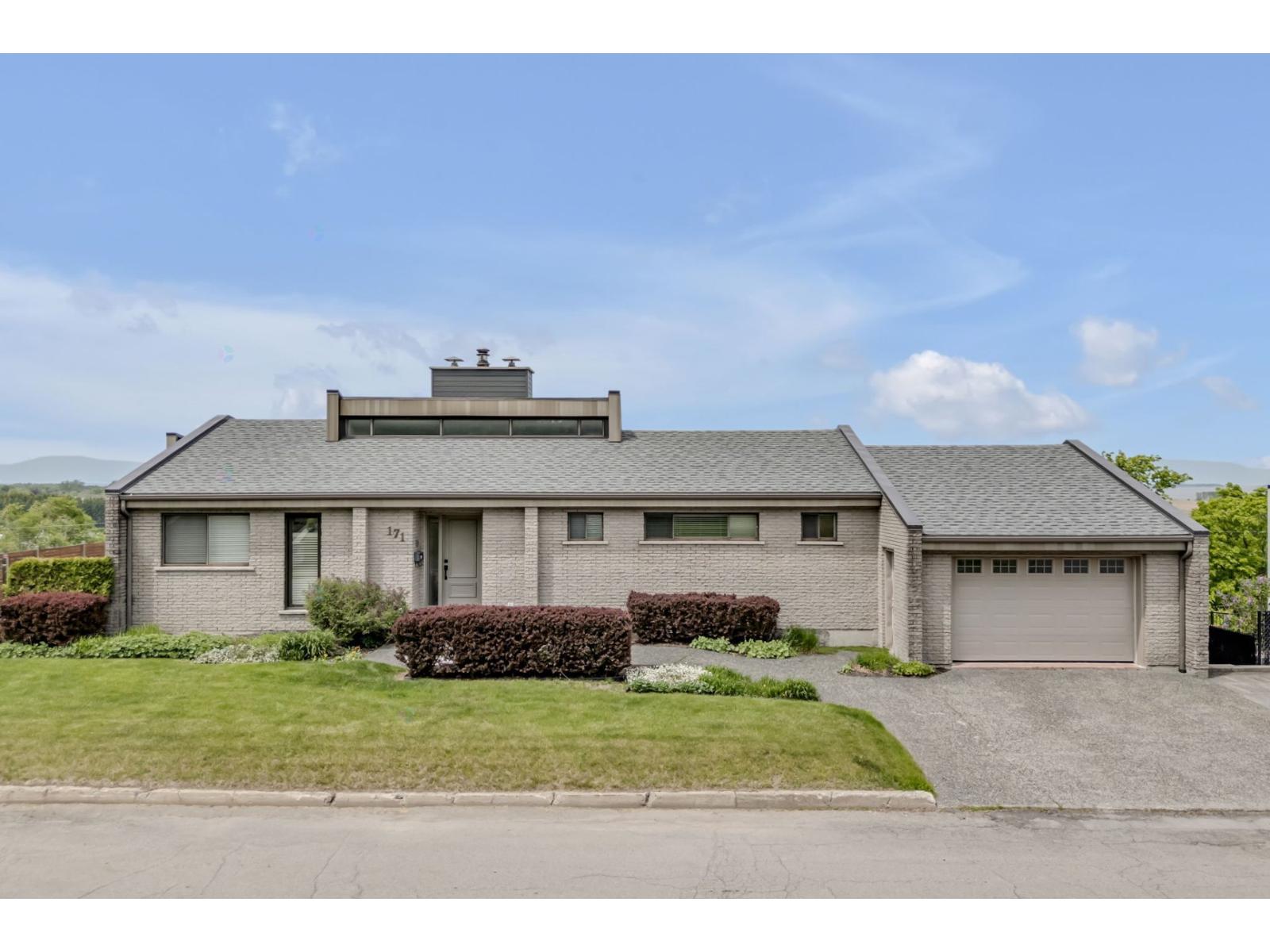 171 11e Rue, Montmagny, Quebec G5V3E4