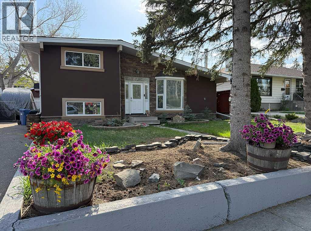 House for Sale in 247 Simons Road NW|Calgary, Alberta T2K2X4