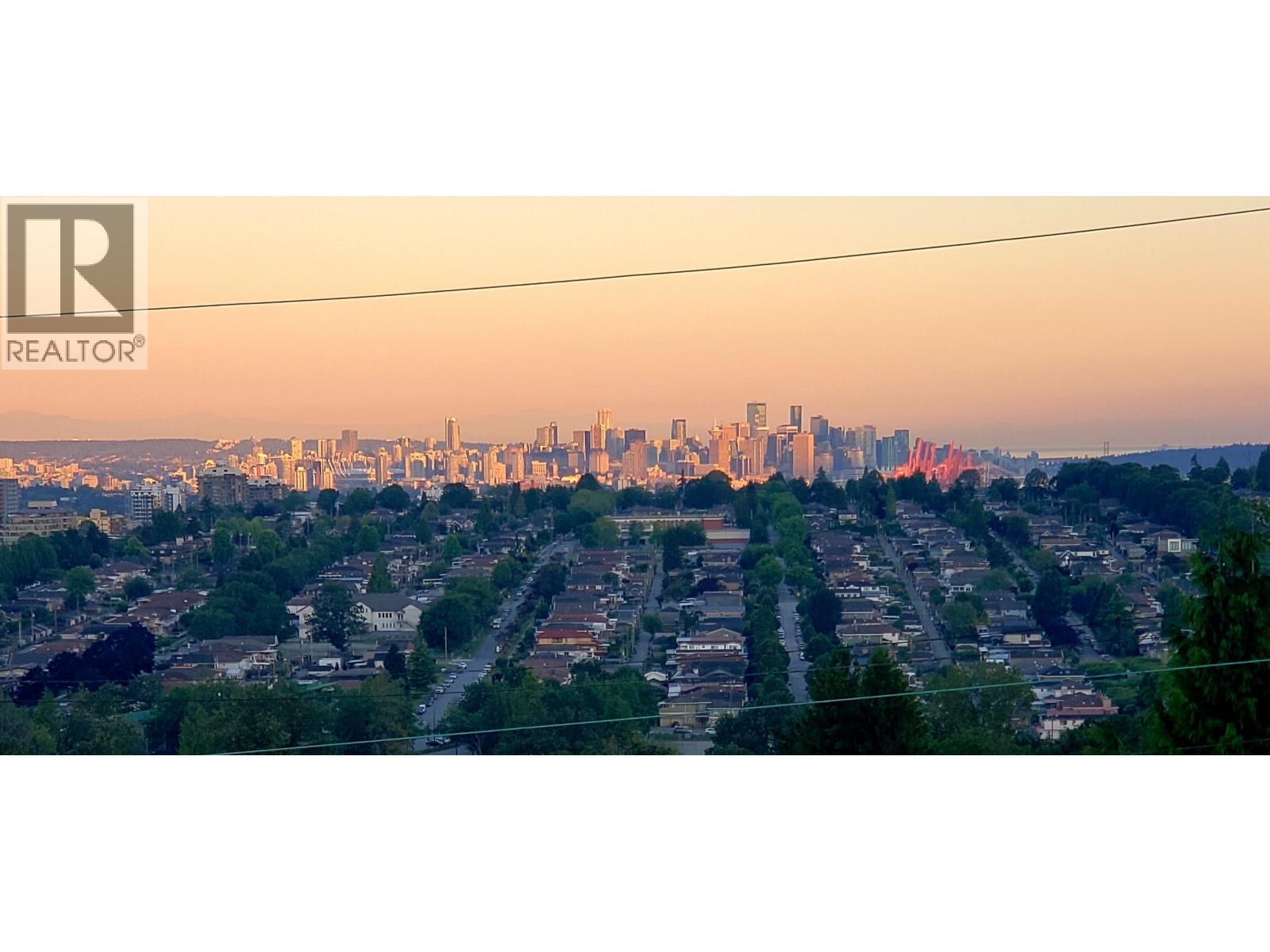11 HYTHE AVENUE|Burnaby, British Columbia V5B3H6