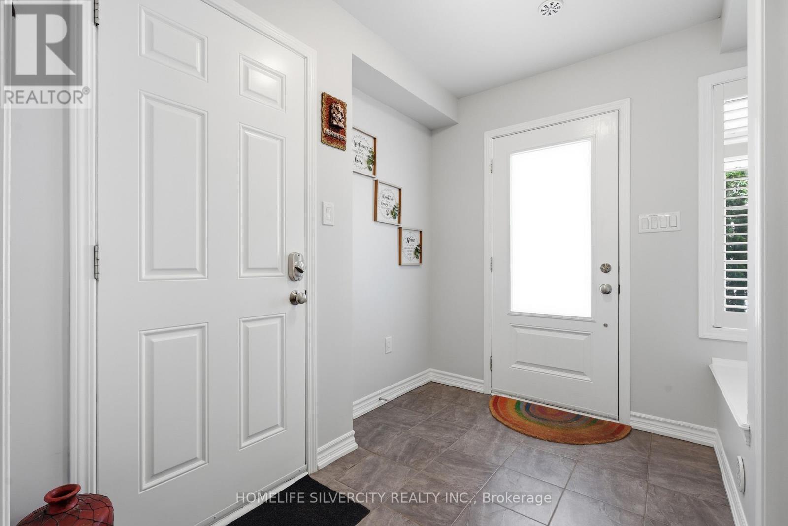 Row / Townhouse for Sale in 3085 MISTLETOE GARDENS|Oakville (GO Glenorchy), Ontario L6M0Y7 4