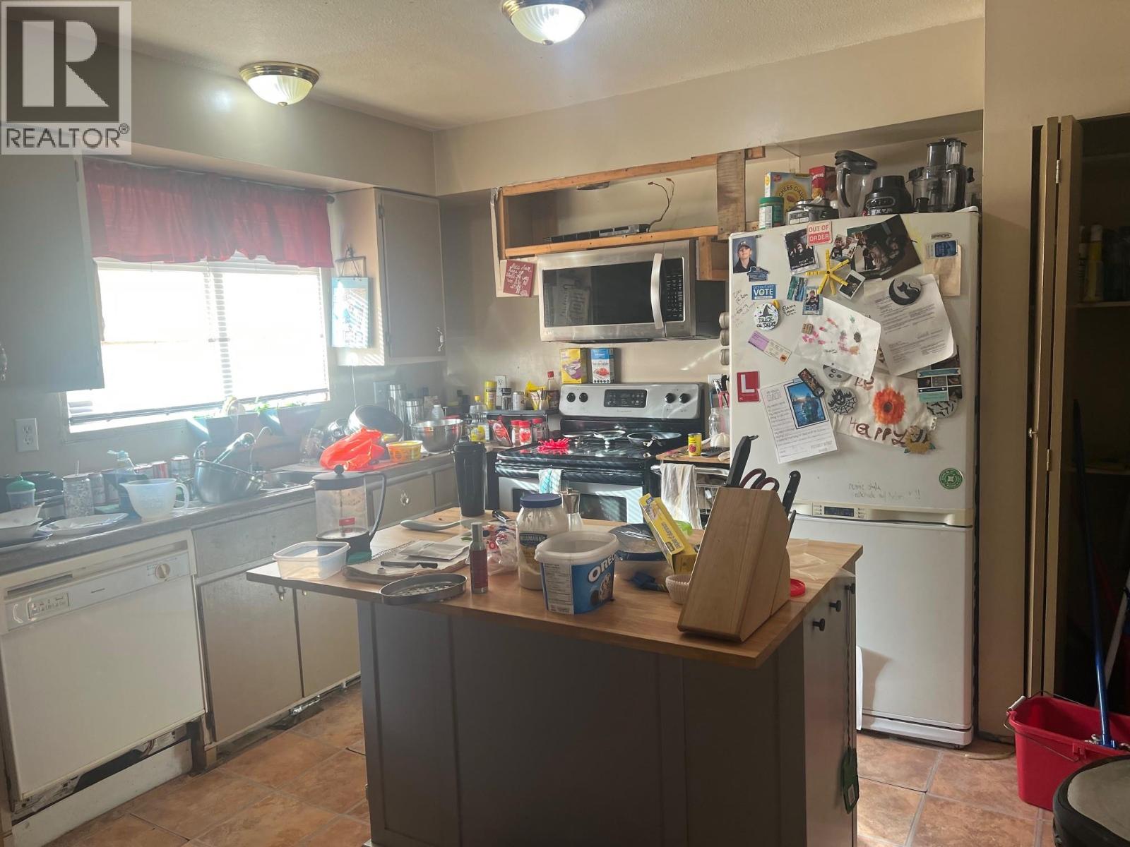 For sale: 4809 51A Avenue, Chetwynd, British Columbia V0C1J0