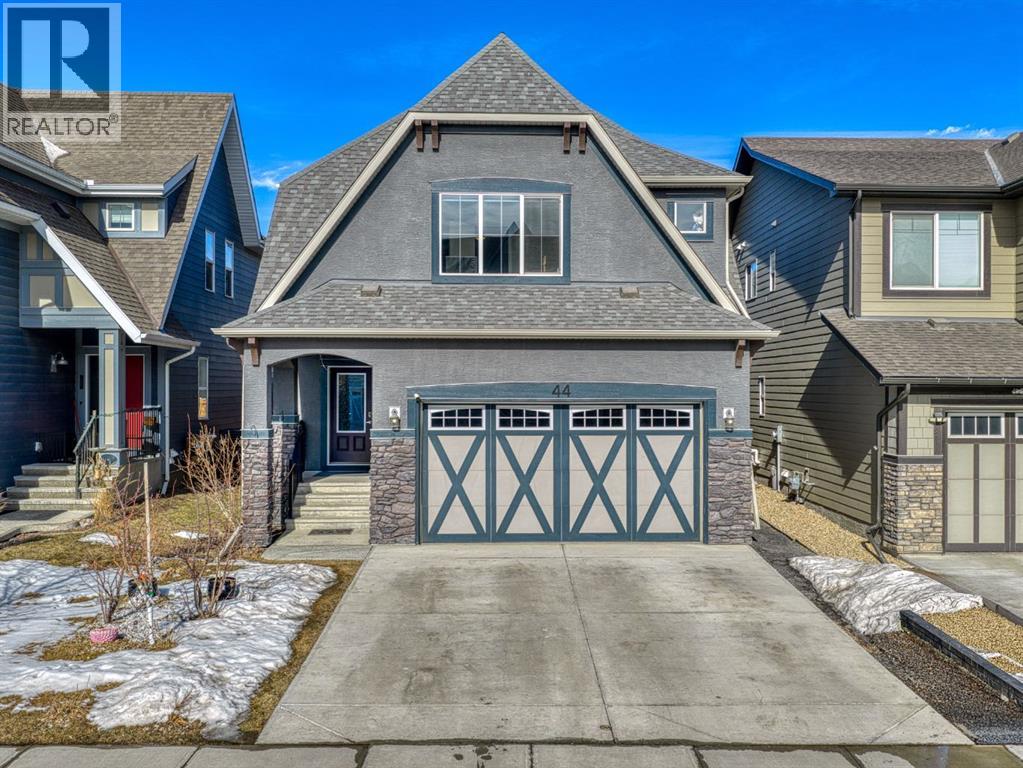 House for Sale in 44 Masters Terrace SE|Calgary, Alberta T3M2T1